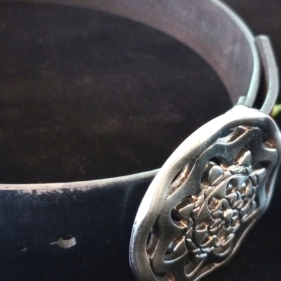 New York & Co. Leather Belt w/Silver Buckle 28"-32" Color:Black NWOT - Picture 3 of 6